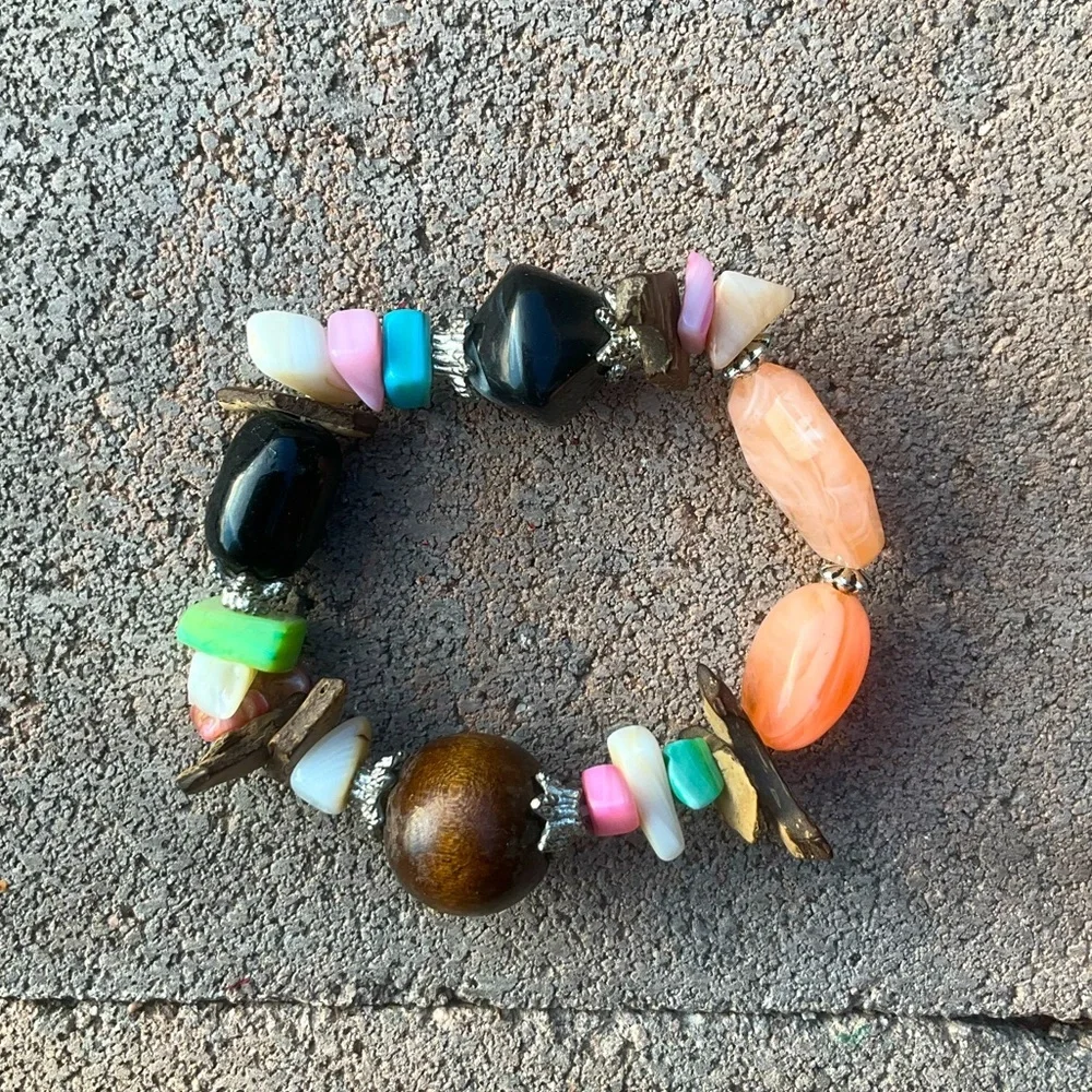 FREE Multicolor Vintage Beaded Bracelet - Picture 1 of 6